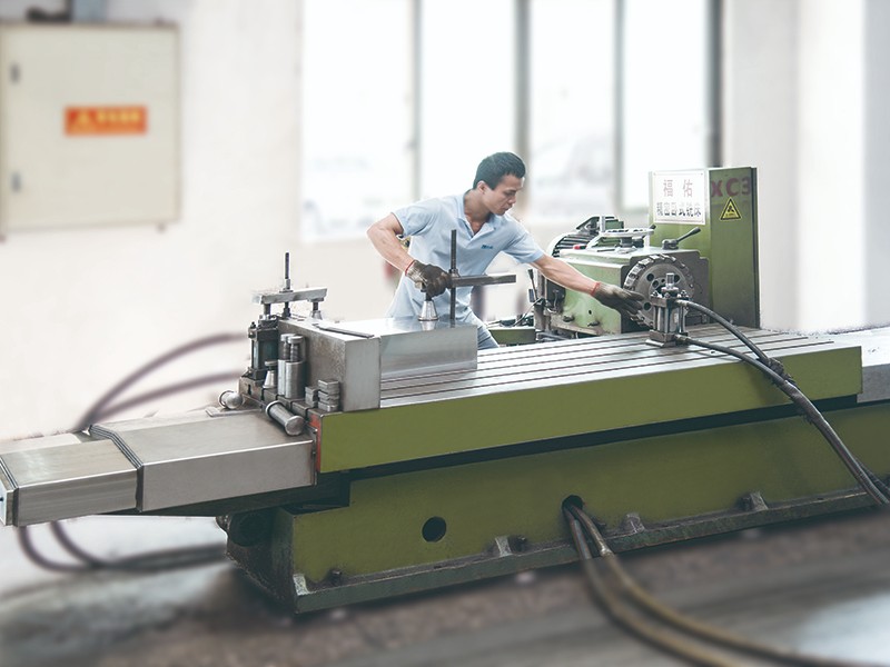 非标模胚加工车间